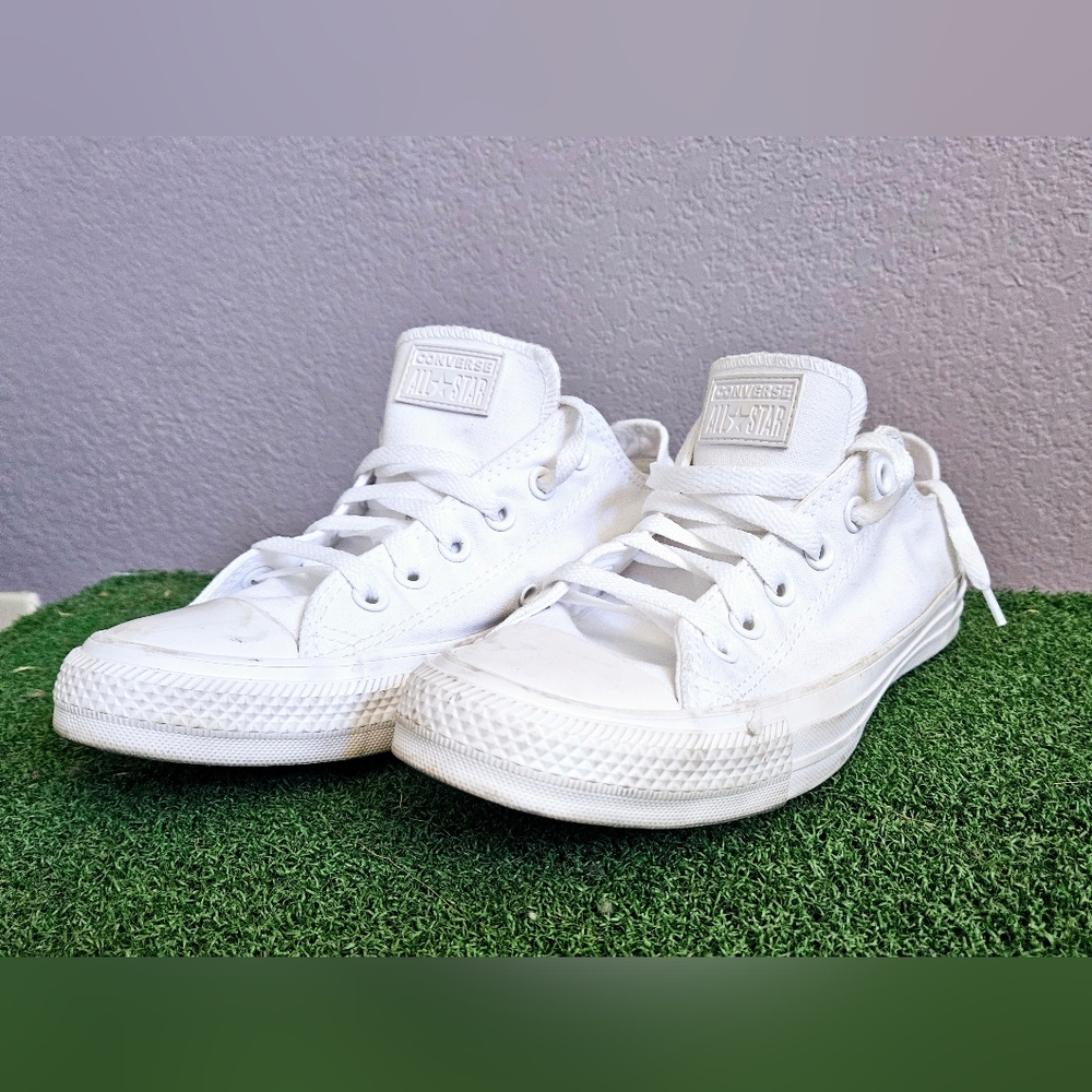 Unisex White Converse